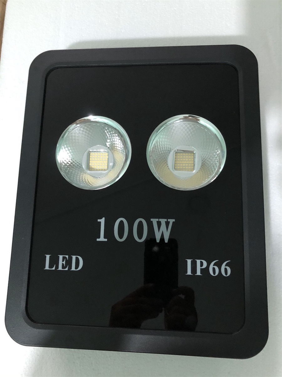đèn pha led 100W IP66